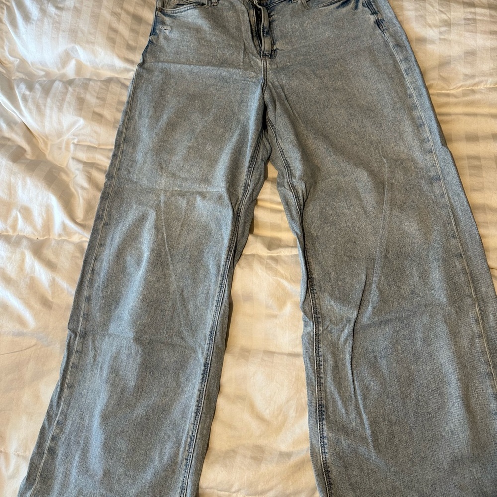 American Eagle super high-rise baggy wide leg Light Wash Stretch Jeans